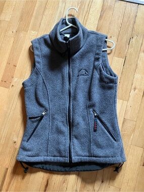Women's Gray Fleece Vest - Sleeveless Zip Front Layer